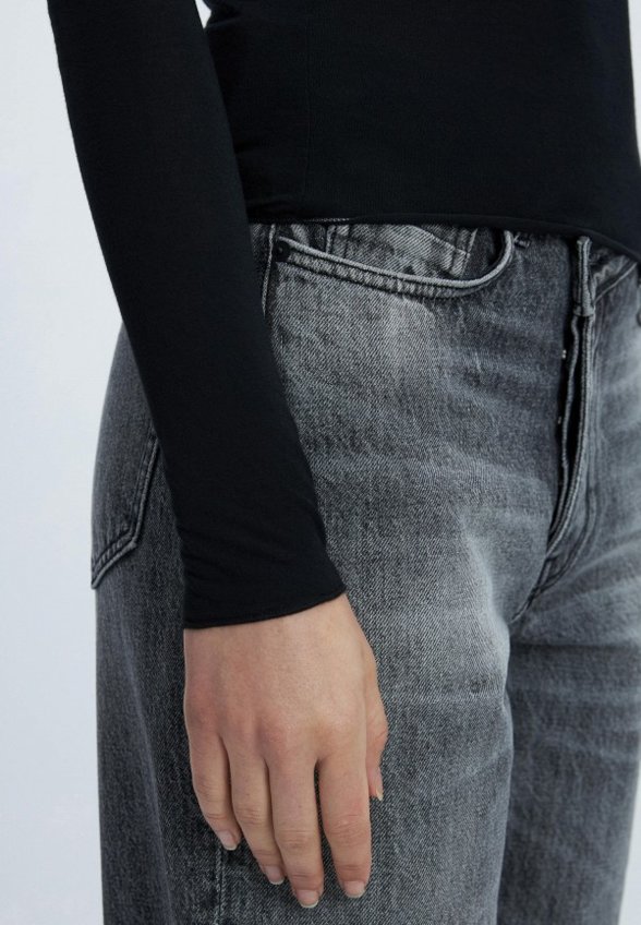 Лонгслив IDOL