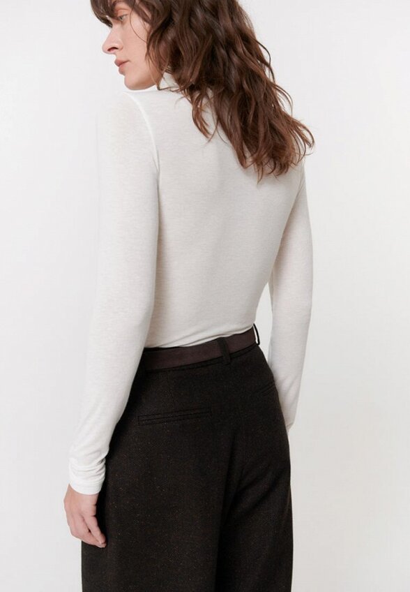 Водолазка Daisyknit