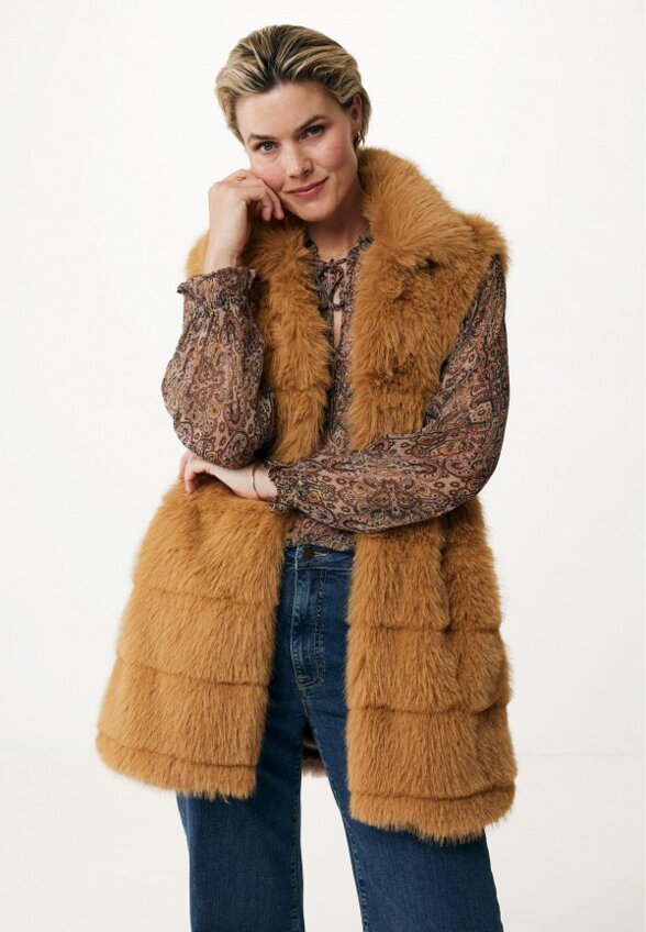 Жилет меховой Mexx