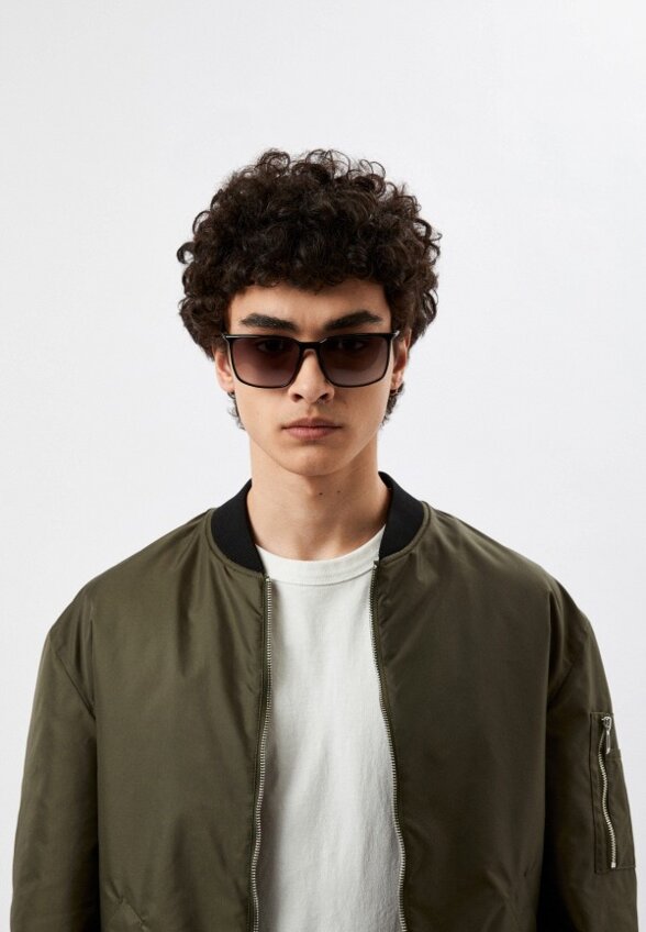 Очки солнцезащитные Calvin Klein