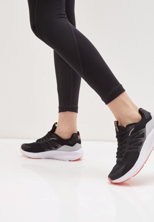 Кроссовки Milana