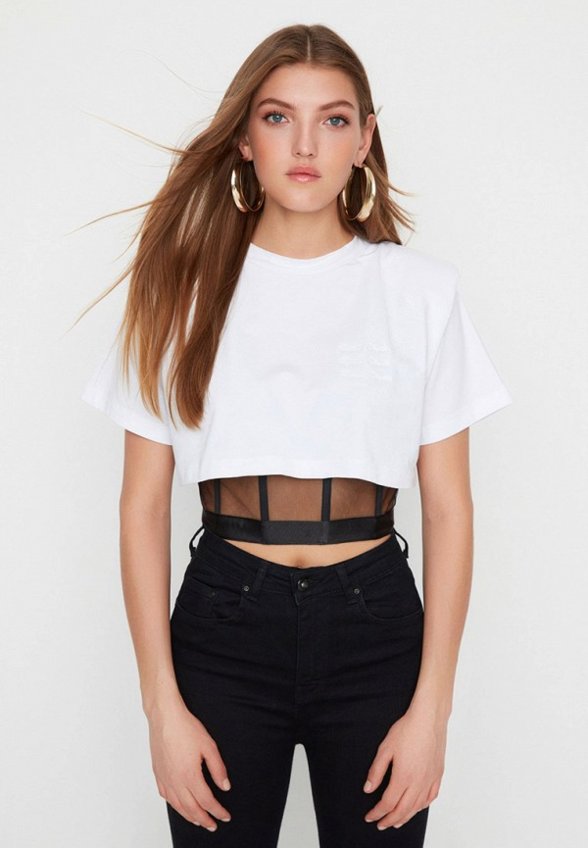 Футболка Trendyol