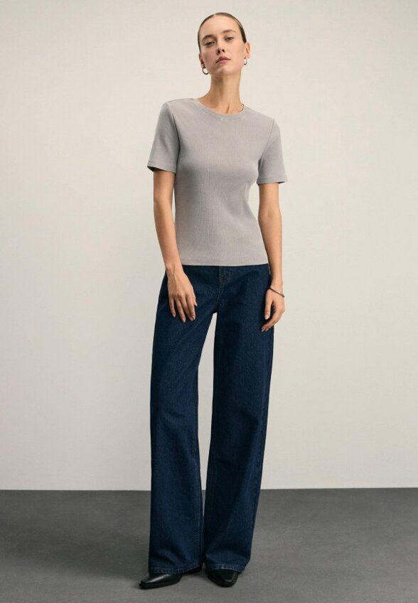 Футболка Zarina