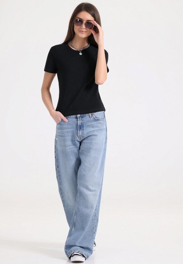 Футболка Апрель