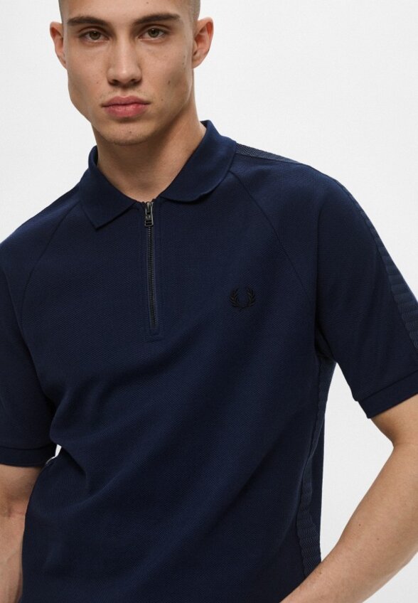 Поло Fred Perry