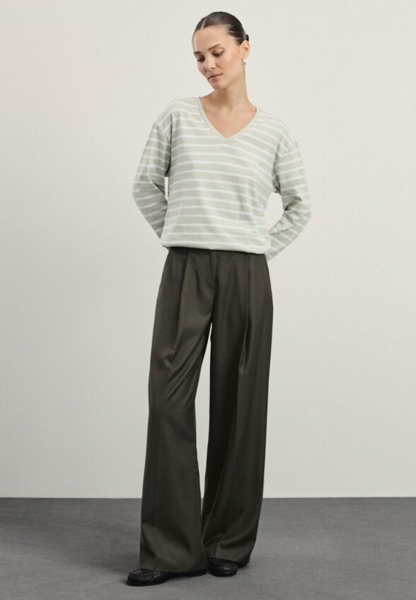 Лонгслив Zarina