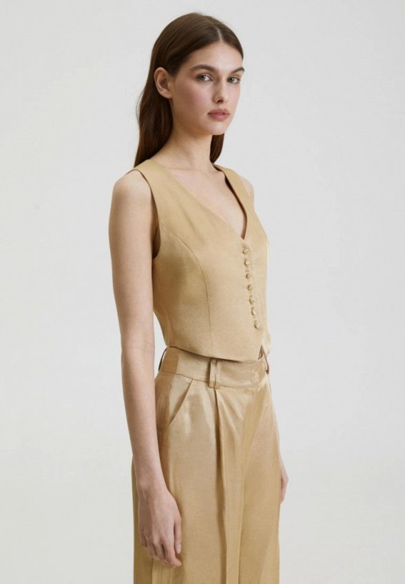 Жилет All We Need