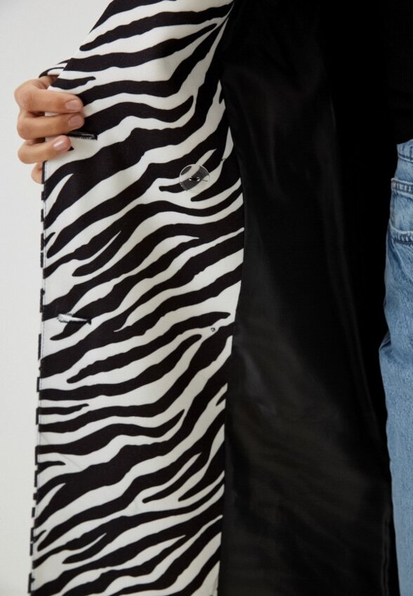 Пальто двубортное Bad Queen