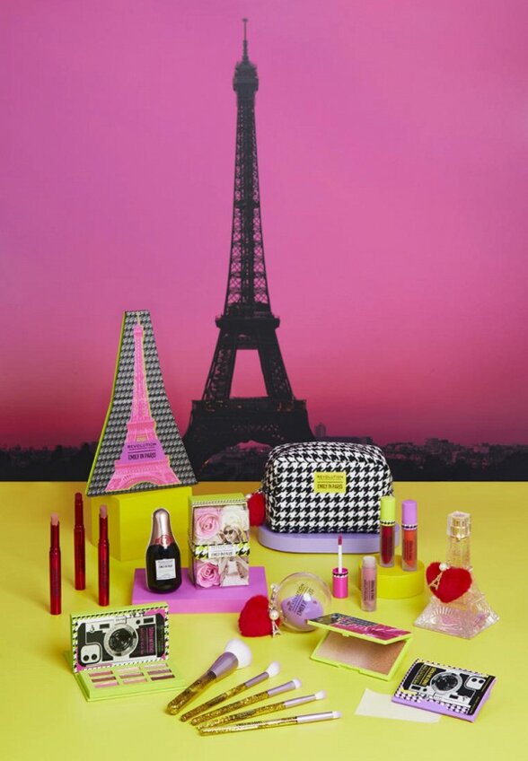 Помада Revolution