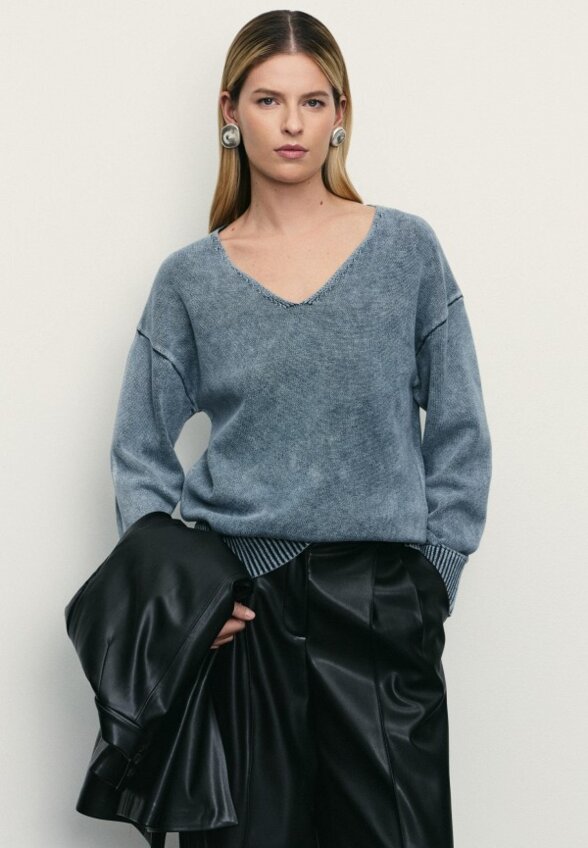 Пуловер Zarina