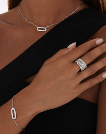 Серебряный браслет с крупными звеньями цепи и фианитами MIE женщинам