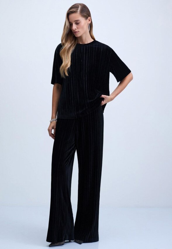 Футболка Zarina