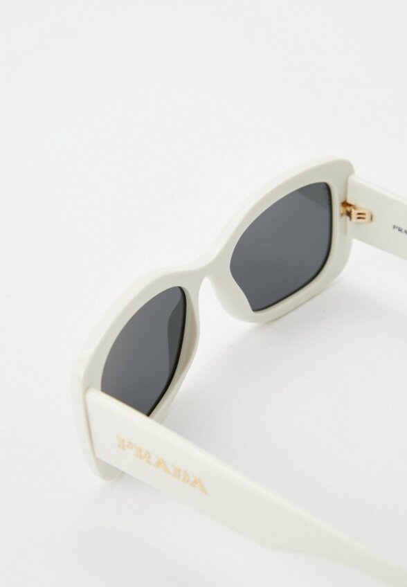 Очки солнцезащитные Prada