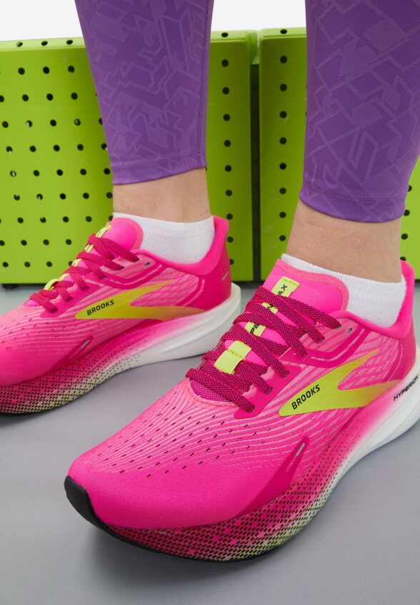 Кроссовки женские Brooks Hyperion Max, Розовый