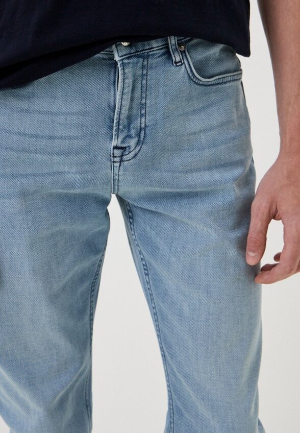 Джинсы Lacoste