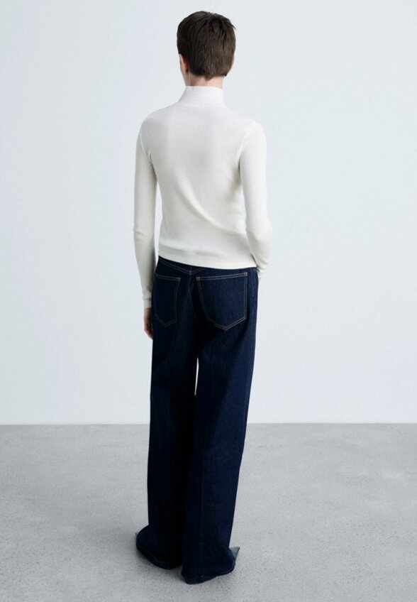 Водолазка Mango