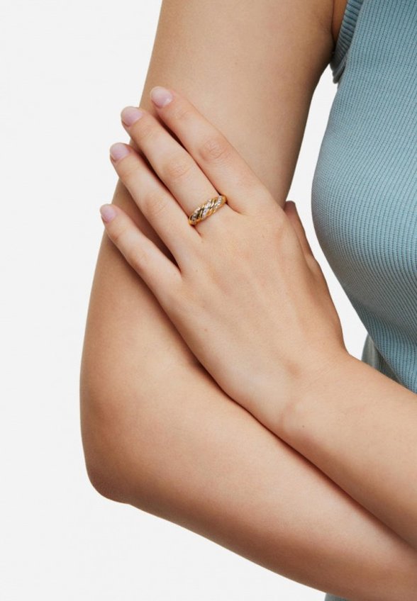 Кольцо Viva la Vika