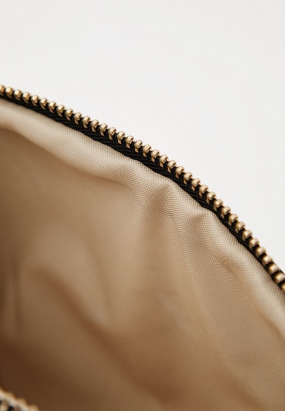 Косметичка Guess