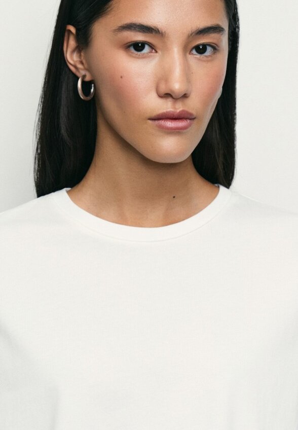 Футболка Zarina