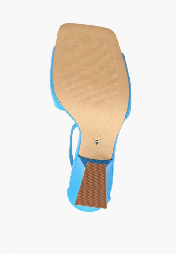 Босоножки Carrano