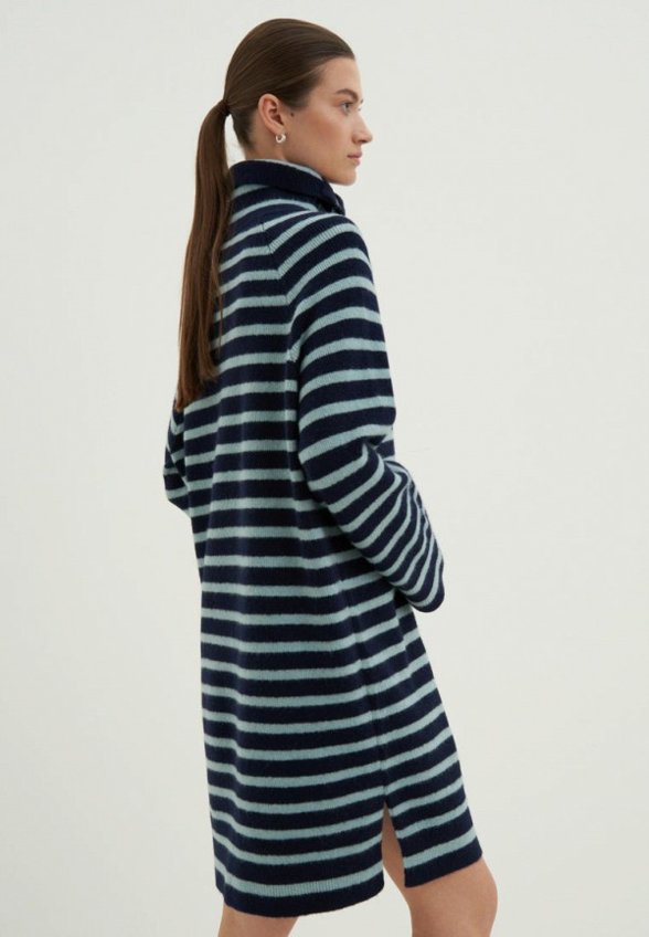 Платье Finn Flare