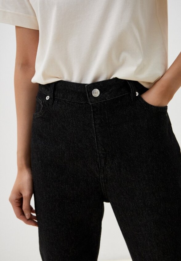 Джинсы Lacoste