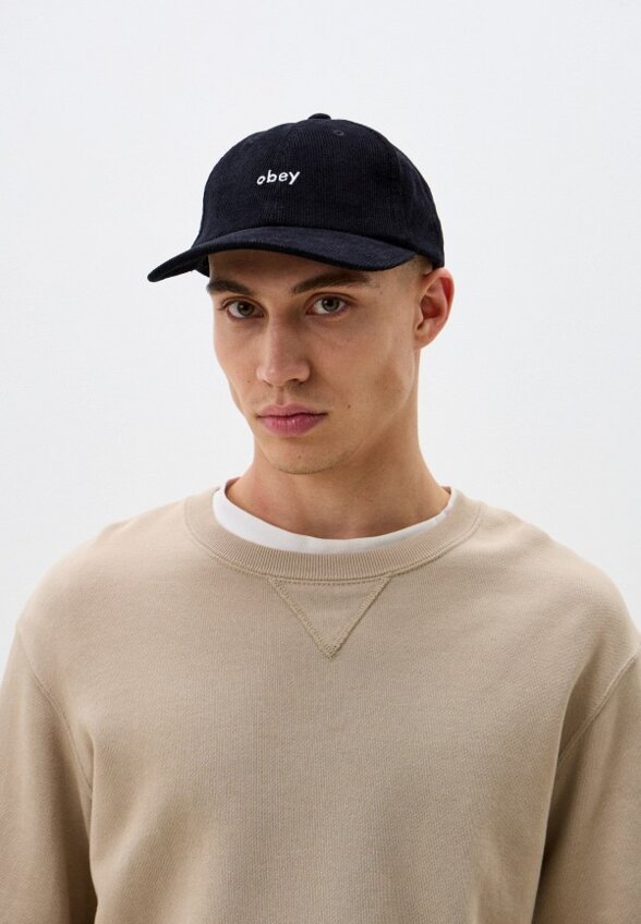 Бейсболка Obey