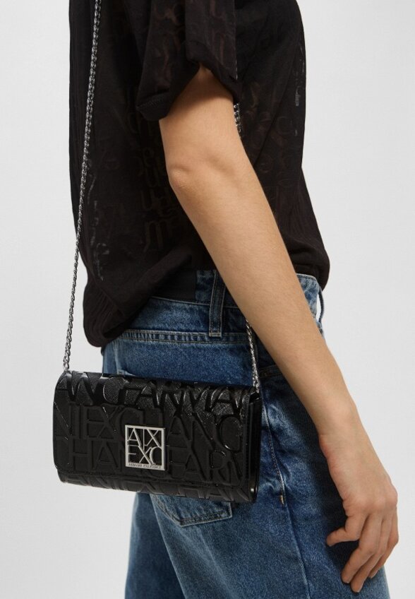 Клатч Armani Exchange