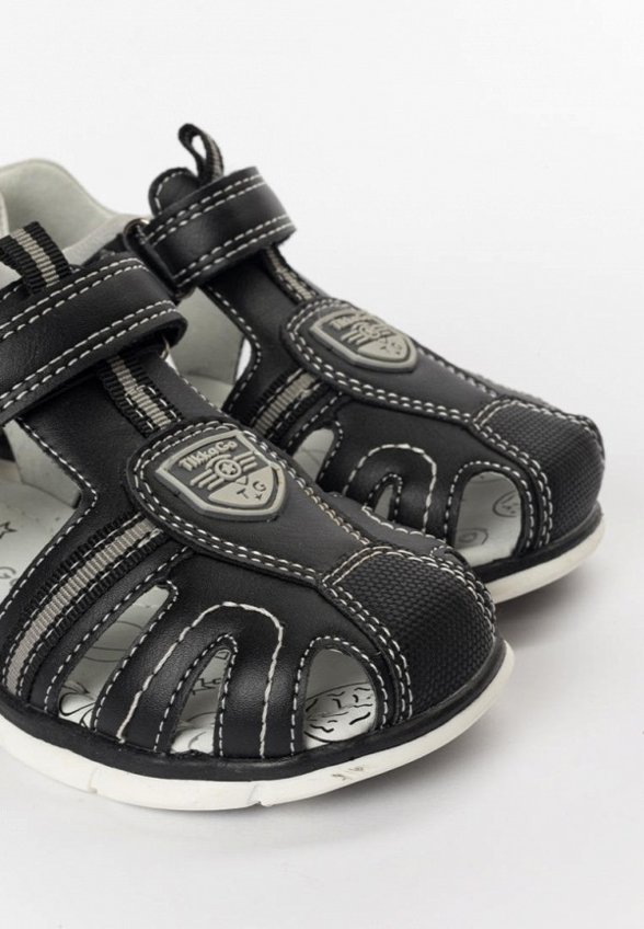 Сандалии Tikkago