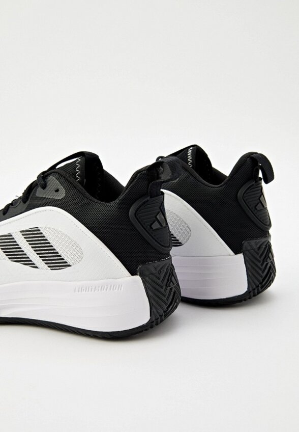 Кроссовки adidas