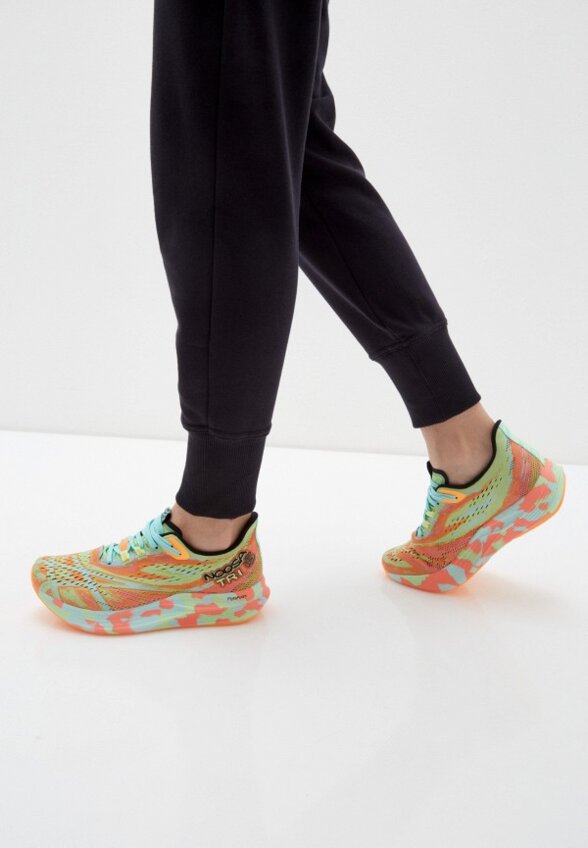 Кроссовки ASICS