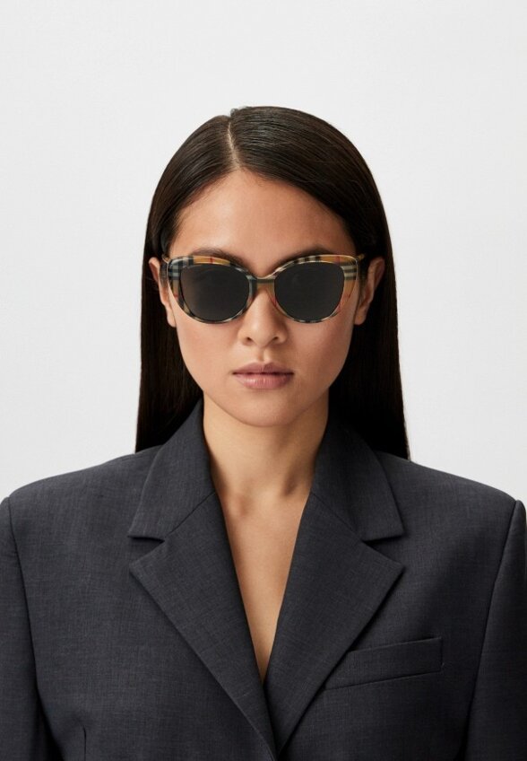 Очки солнцезащитные Burberry