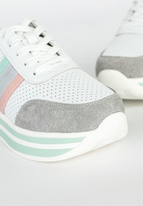 Кроссовки Gut