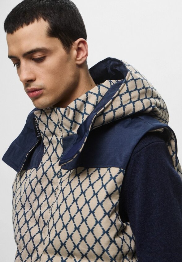 Жилет утепленный John Richmond