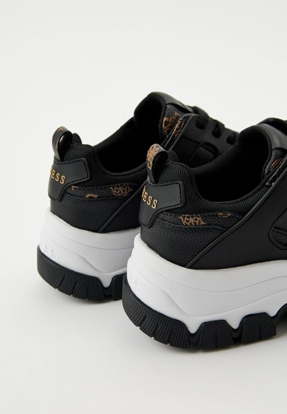 Кроссовки Guess