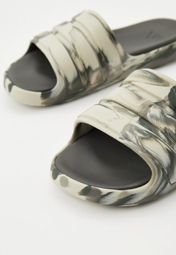Сланцы adidas