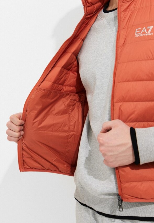 Жилет утепленный EA7