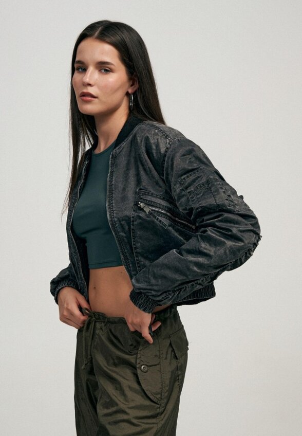 Бомбер Твое