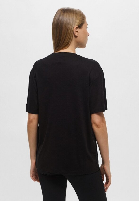 Футболка EA7