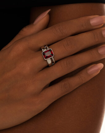 Крупное серебряное кольцо Бургунди MIE женщинам