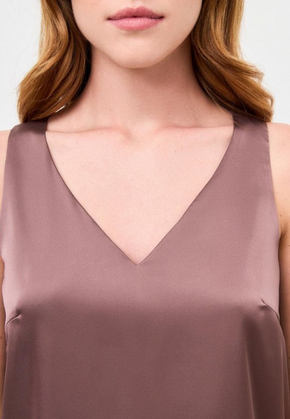 Топ Gabriel and Ester London