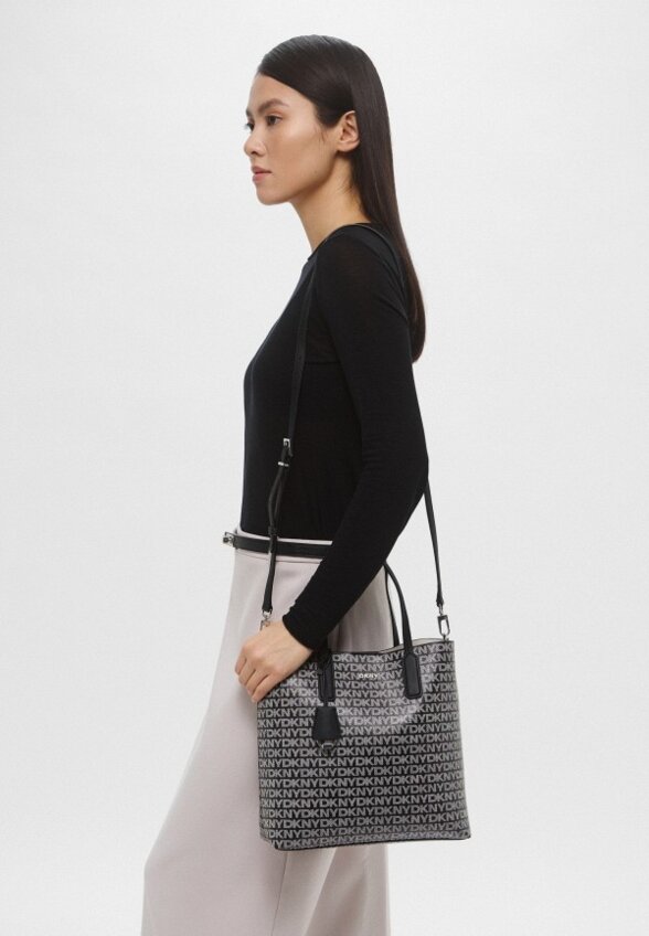 Сумка и брелок DKNY