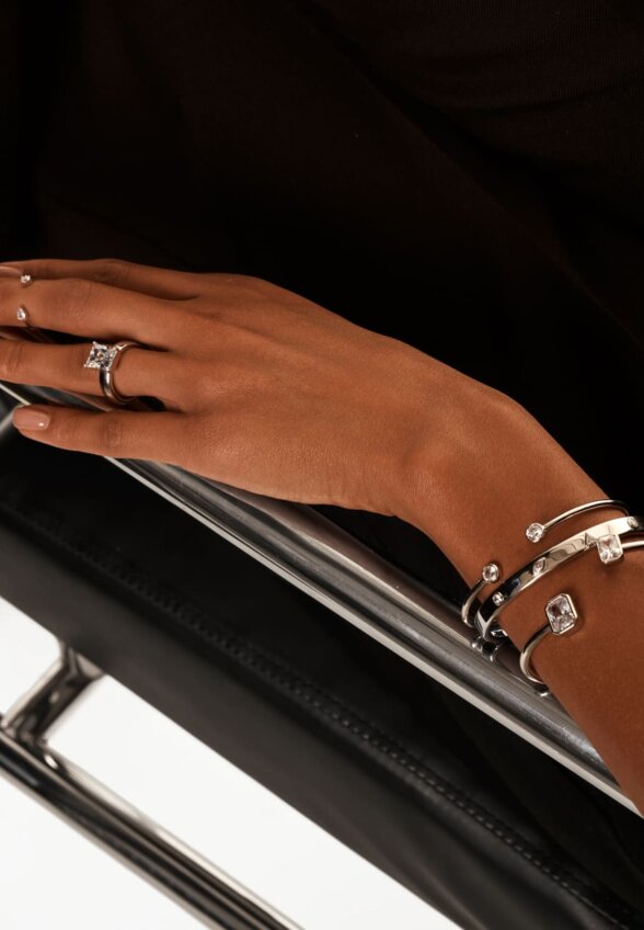 Серебряное кольцо с фианитами на фалангу MIE