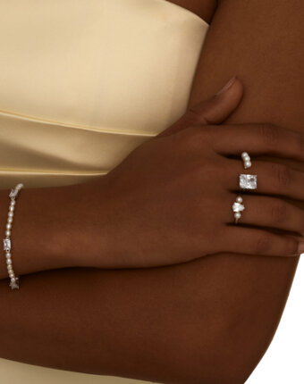 Серебряный браслет СИЦИЛИЯ из жемчуга с белыми фианитами MIE женщинам