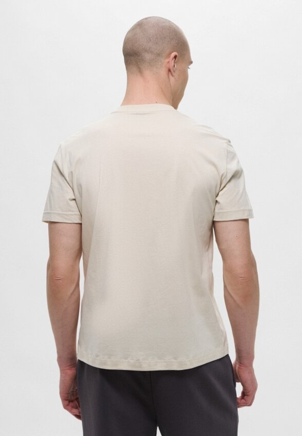 Футболка EA7