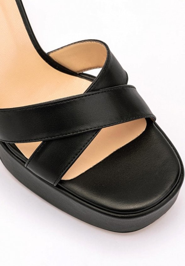 Босоножки Mysa