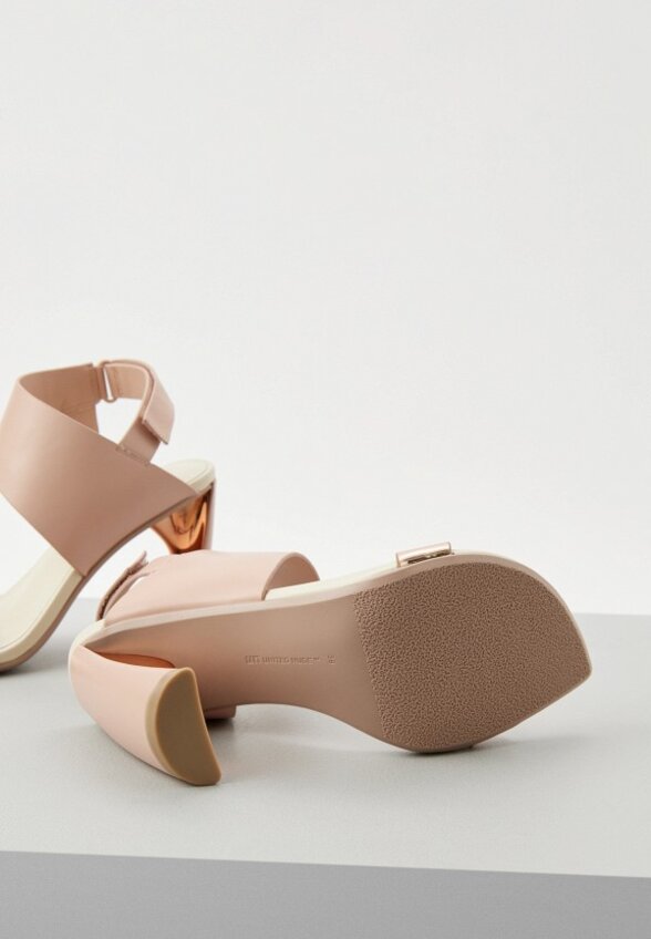 Босоножки United Nude