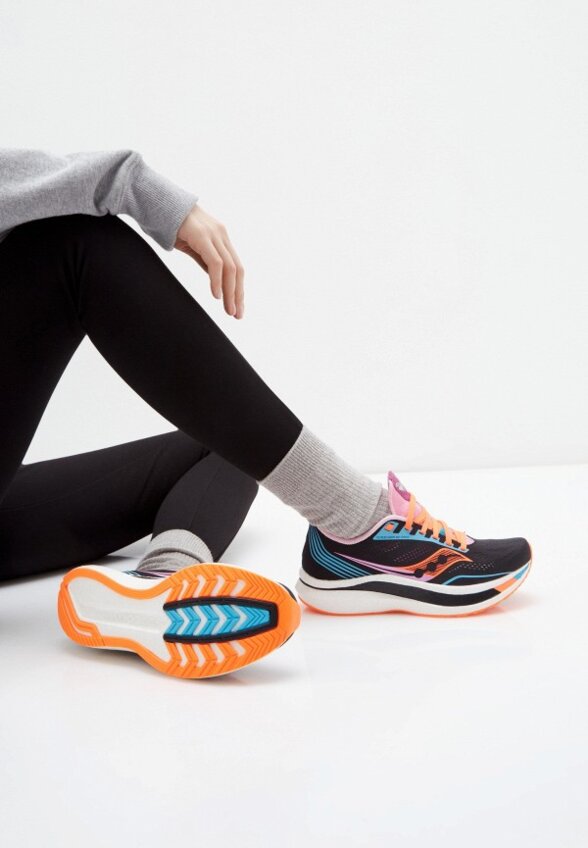 Кроссовки Saucony