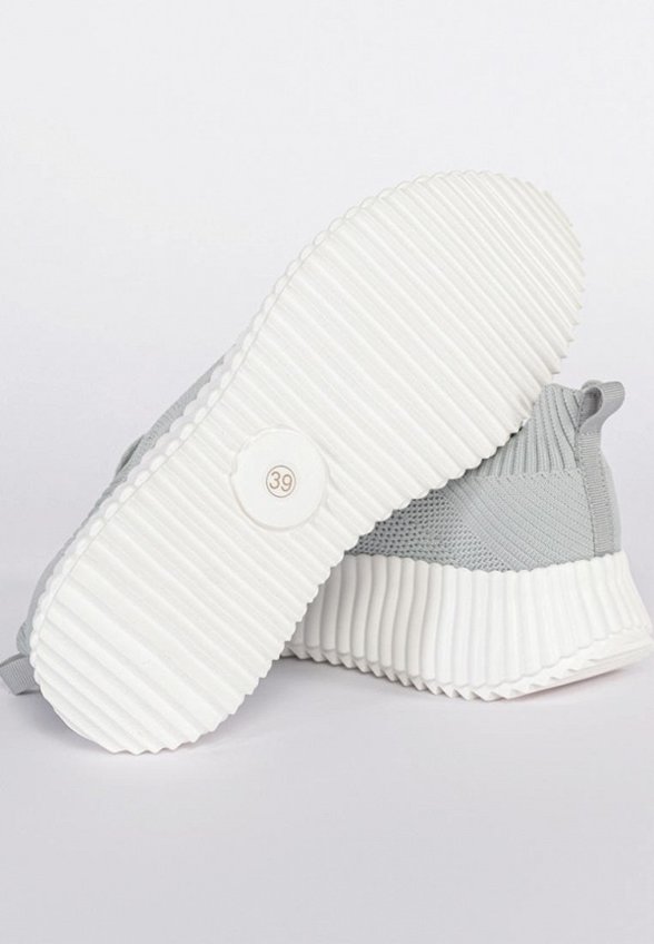 Кроссовки Gut