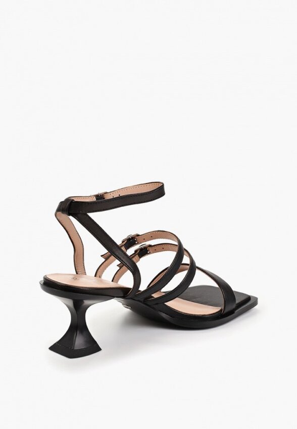 Босоножки Basconi